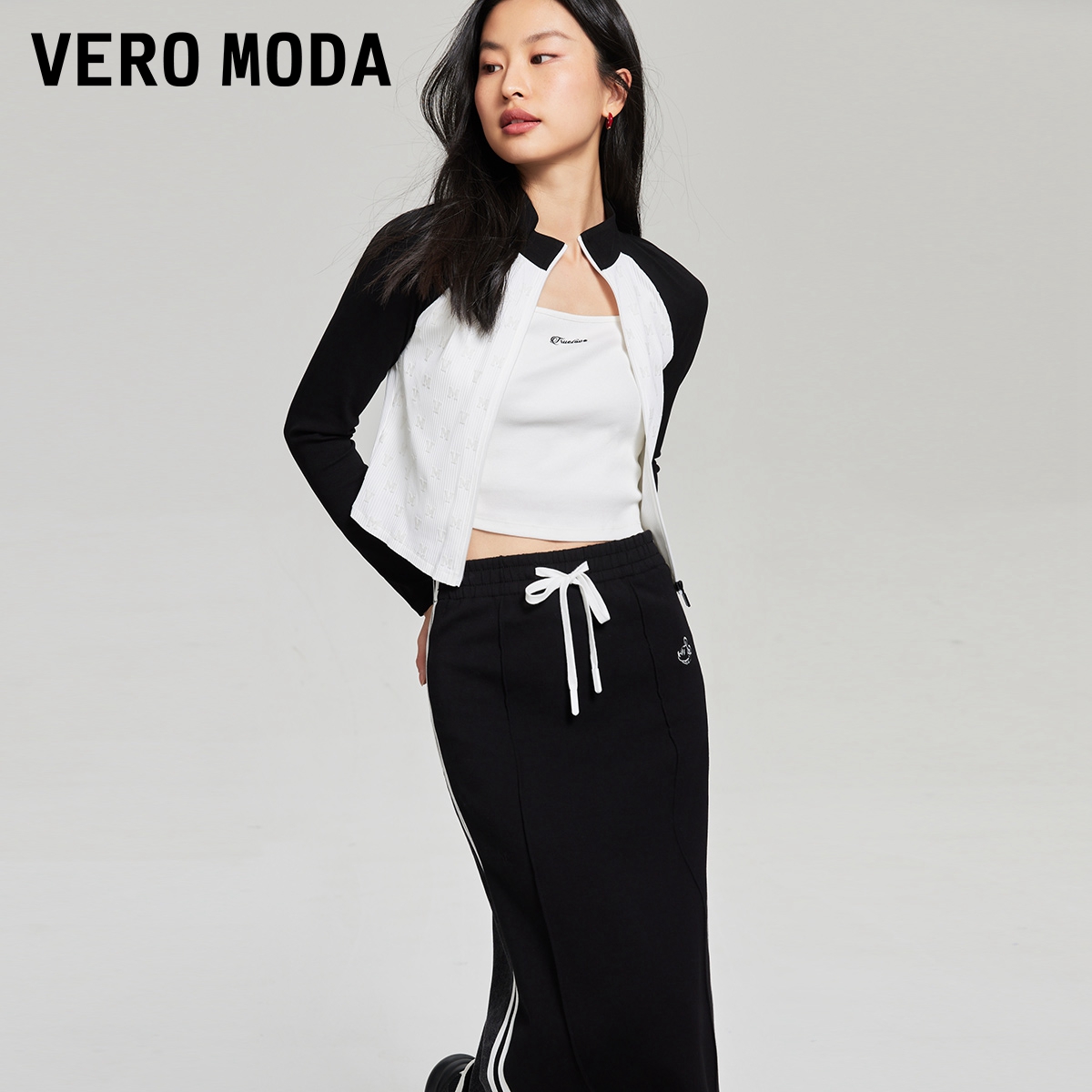 【新】Vero Moda上衣女24春新休闲H版型印花立领拼色插肩袖短外套 - 图0