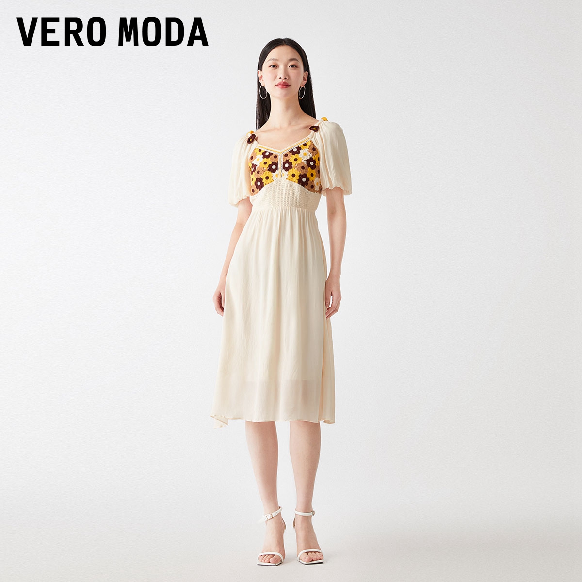 Vero Moda连衣裙2023秋冬新款肌理感A字花苞袖钻石领高腰