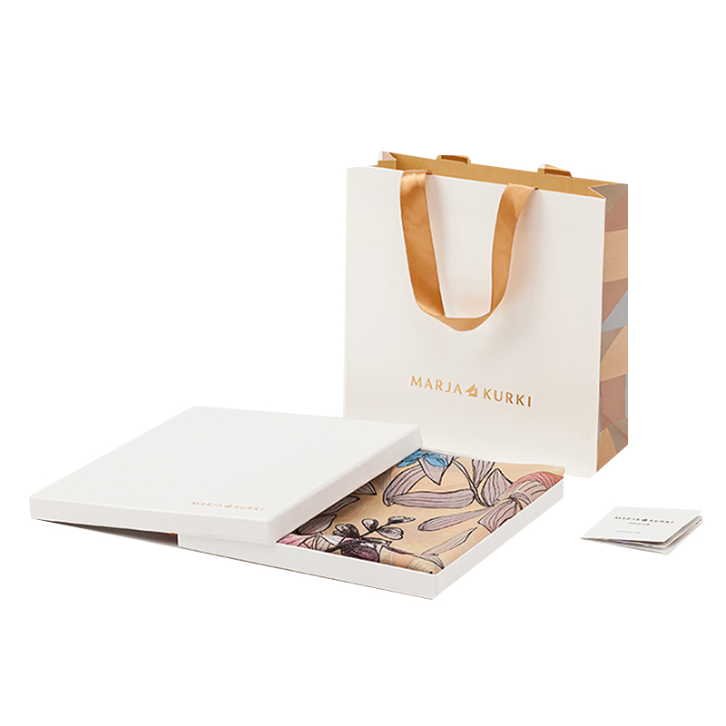 marjakurki玛丽亚古琦女妈妈礼品盒 marjakurki旗舰围巾/丝巾/披肩