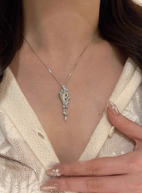 S925银璀璨星河拉丝沙漏锆石项链