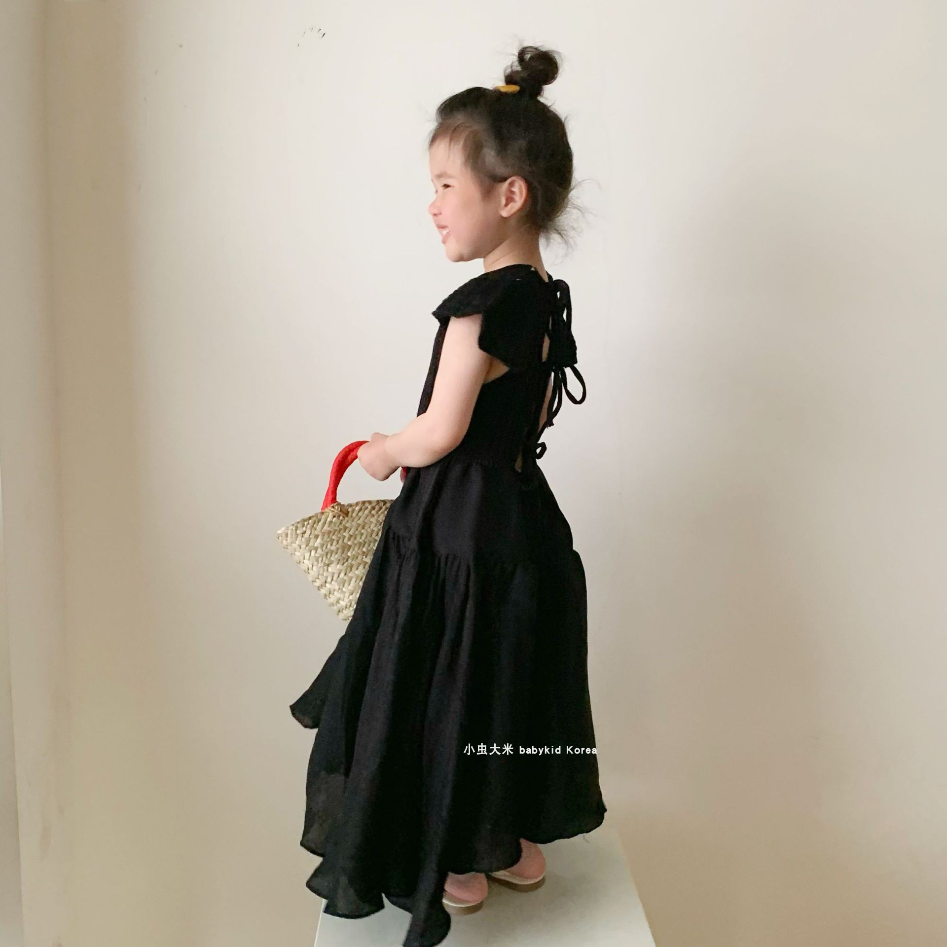 2023韩版夏季夏款女童气质范薄款毛线拼接系带露背连衣裙礼服裙子