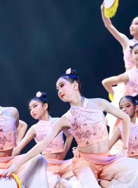 送扇子春嬉舞蹈演出服古典舞月愿望月钱鼓胶州秧歌儿童纤云岭南表