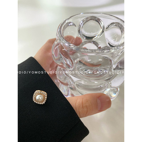 YOMOSTUDIO 金属钻边珍珠方形纽扣小香名媛风扣子女衬衫衣装饰扣 - 图0