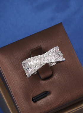 欧美时尚轻奢ins微镶满钻戒指女热卖高级感时尚气质指环戒圈