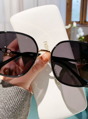 一副自带有度数的近视墨镜防晒镜