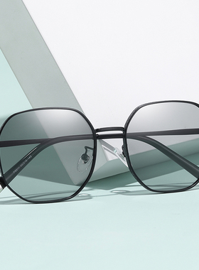 方形时尚男款偏光变色墨镜