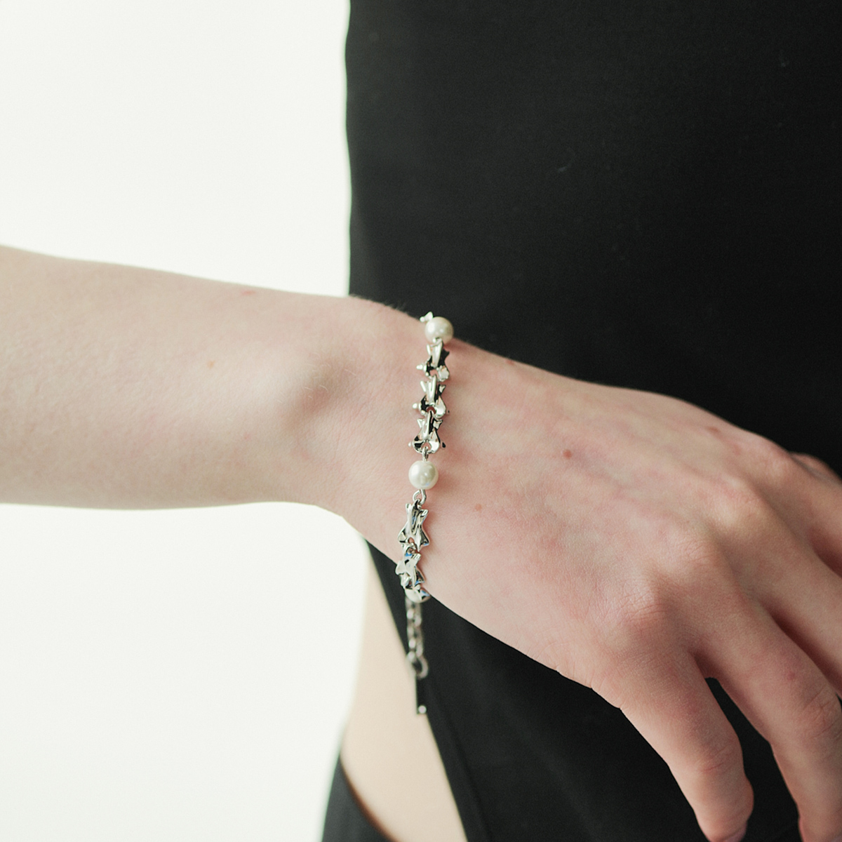 Mouhooland 珍珠链条手链于文文同款情侣原创925银异形骨手链 - 图0