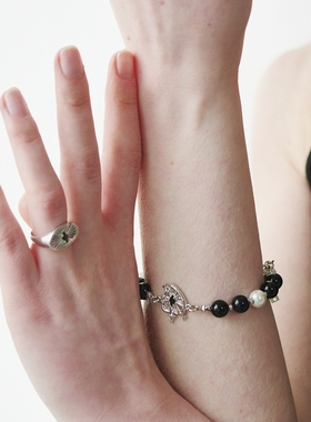 Mouhooland黑白珍珠手链