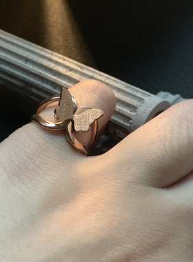 蝴蝶郡主-玫瑰金不掉色钛钢尾戒