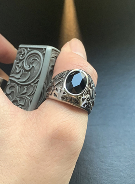 黑鸢-镶嵌鸢尾花钛钢不掉色尾戒