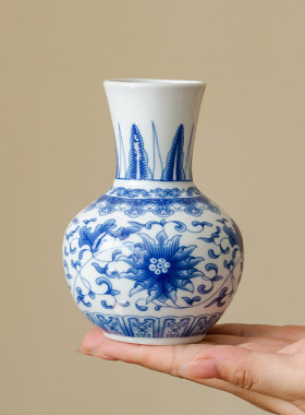 景德镇青花缠枝莲花仿古小花瓶