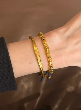 v金材质真金电镀轻奢中古做旧金心咒刻印开口手镯高级感百搭女