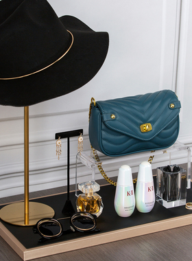 衣帽间化妆品软装饰品香水道具