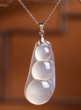 正品天然冰种玉髓四季豆吊坠女翡翠色冰彩玉项坠玛瑙豆子福豆项链