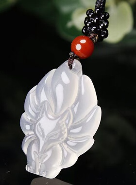 天然玛瑙九尾狐狸挂件吊坠女款时尚 玉髓狐仙吊坠百搭吊坠