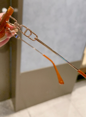 茶色猫眼墨镜女生佩戴显脸小高级感防紫外线复古开车太阳眼镜遮阳