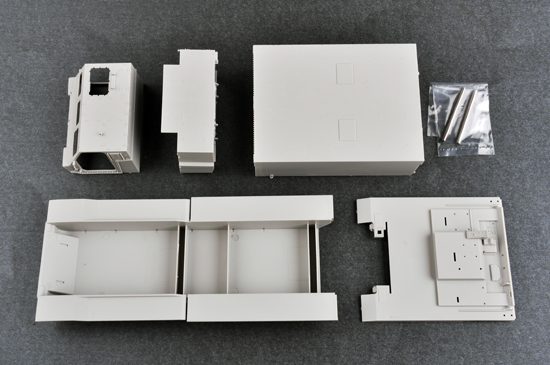 小号手 01049胶粘拼装模型 1/35M270/A1多管火箭系统-美国-图2