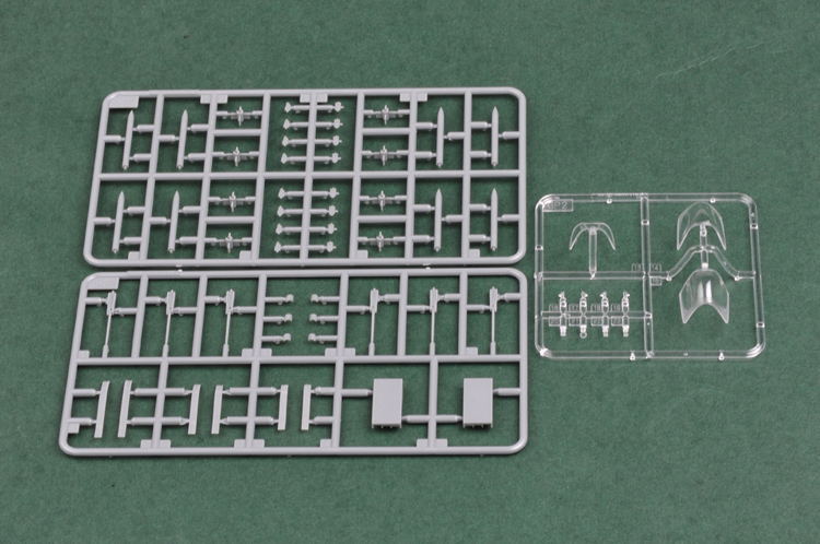 小号手 80387拼装模型 1/48美国F4U-4“海盗”战斗机(后期型)-图2