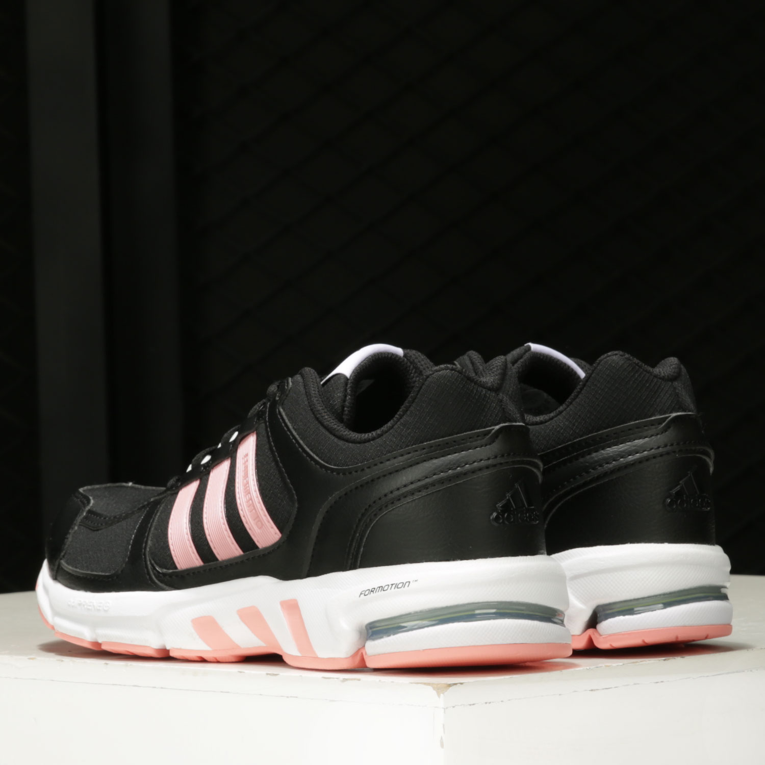 Adidas/阿迪达斯正品秋季男女Equipment 10 跑步鞋FW9997 - 图0