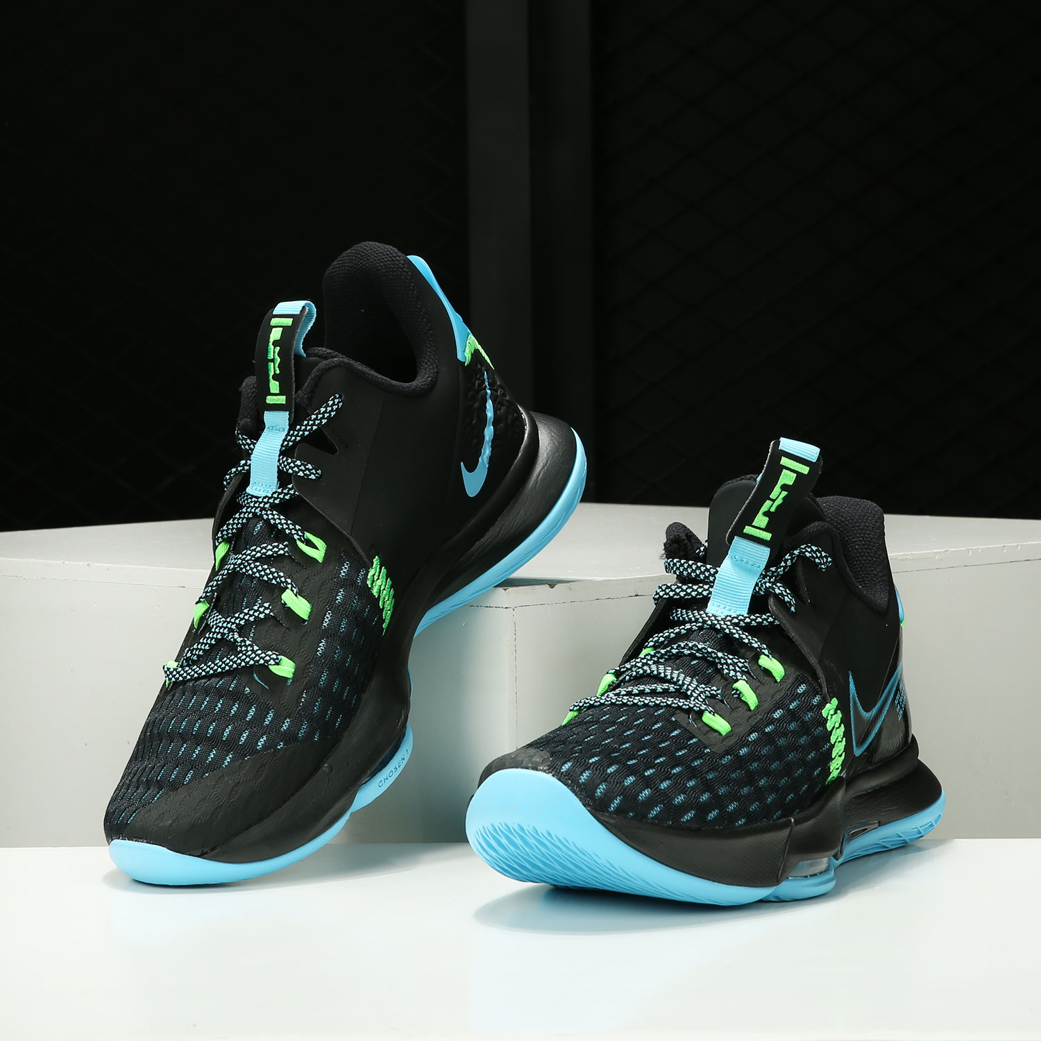 Nike/耐克正品LEBRON WITNESS 5 男子詹姆斯气垫篮球鞋CQ9381-004 - 图1