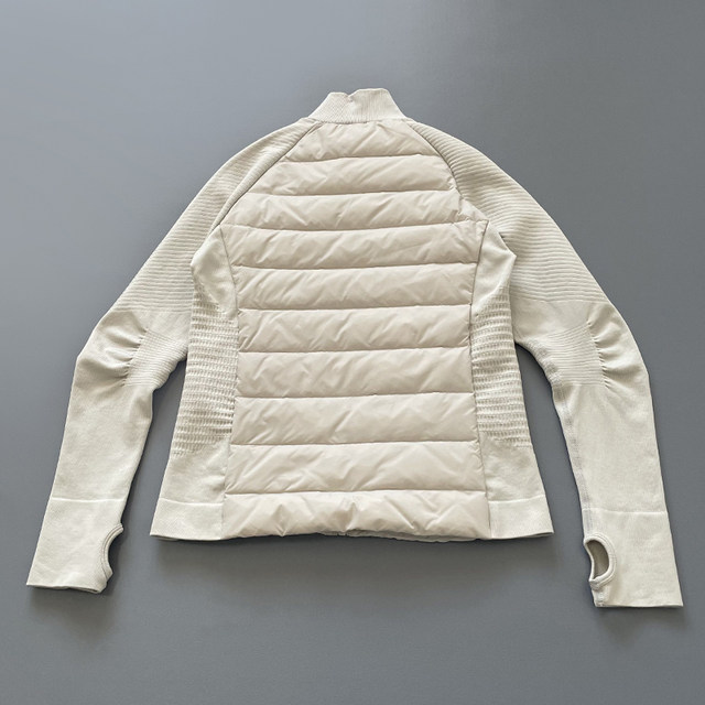 Women's short and thin sports down jacket