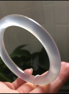 纯天然巴西乳白圆条浪漫精致玉髓