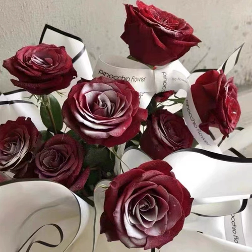 Мне нравится розовый цветочный распылитель с брызг