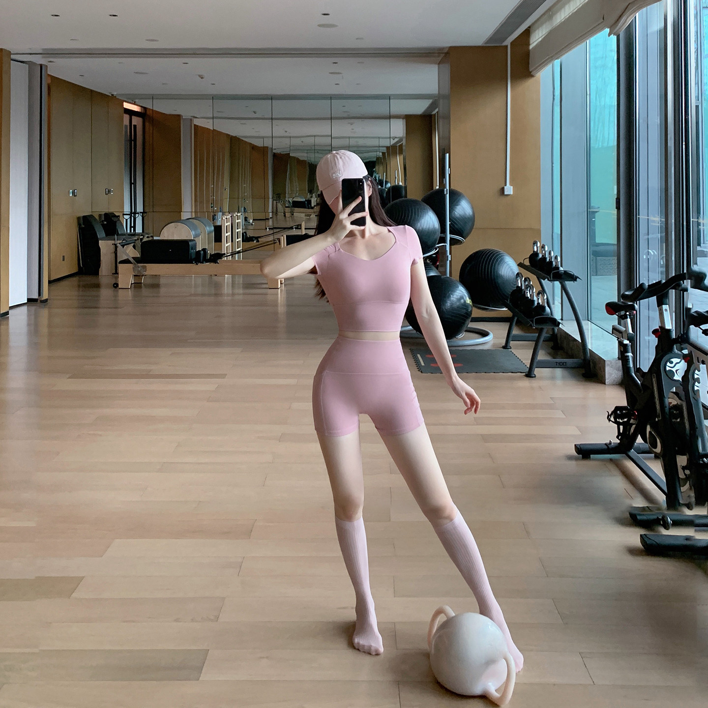 Byu run 新款交叉美背短袖运动T恤瑜伽套装女高腰健身短裤两件套,淘宝优惠券,粉丝福利购,淘宝优惠卷