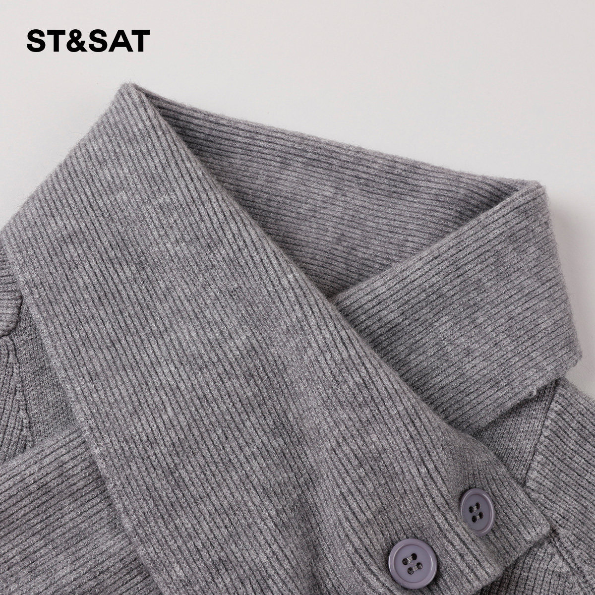 星期六设计感纽扣围脖毛衣女2025冬季新款慵懒风软糯中长款针织衫,淘宝优惠券,粉丝福利购,淘宝优惠卷