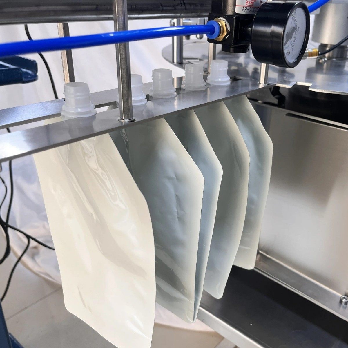 单头吸嘴袋灌装机 果汁专用可调灌装速度不锈钢料缸易清洁 耐腐蚀,淘宝优惠券,粉丝福利购,淘宝优惠卷