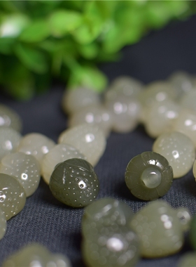 天然新疆和田玉青白玉小吊坠品