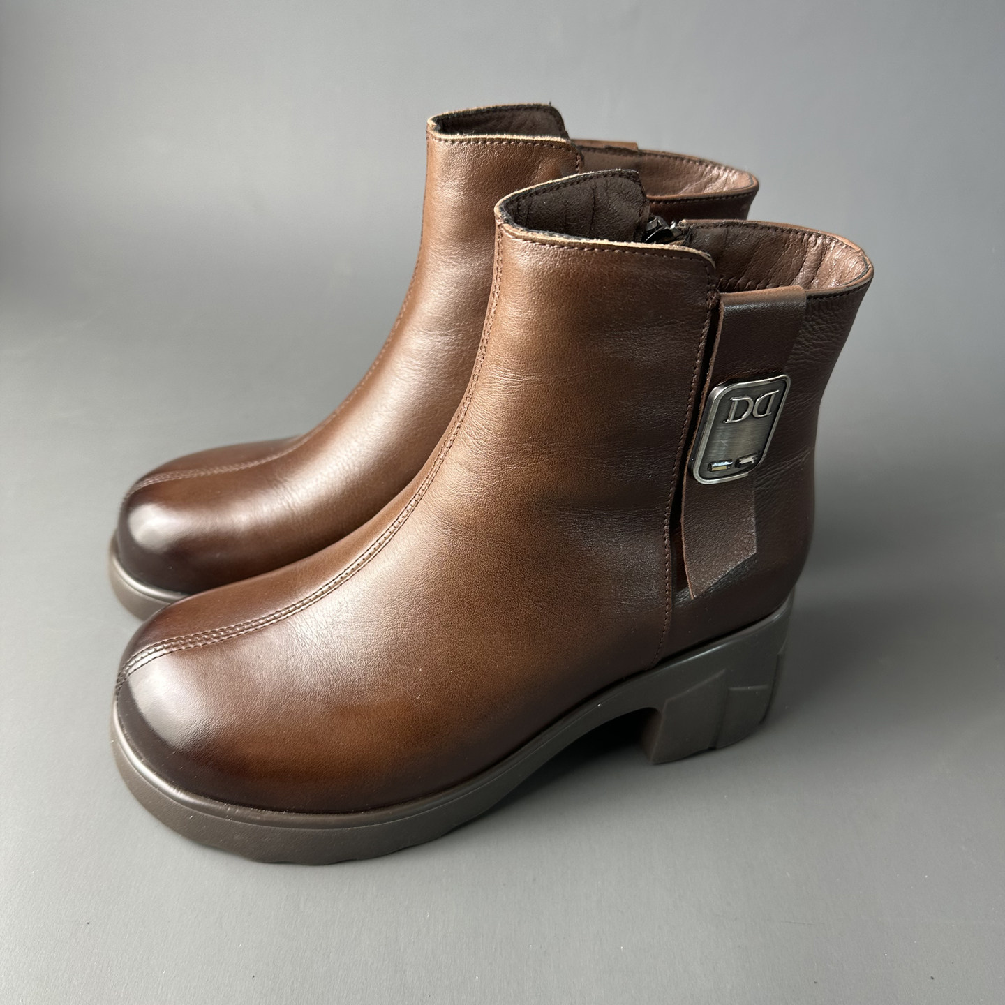 英伦风真皮切尔西短靴女冬季中跟百搭时尚保暖靴金属女士切尔西靴,淘宝优惠券,粉丝福利购,淘宝优惠卷