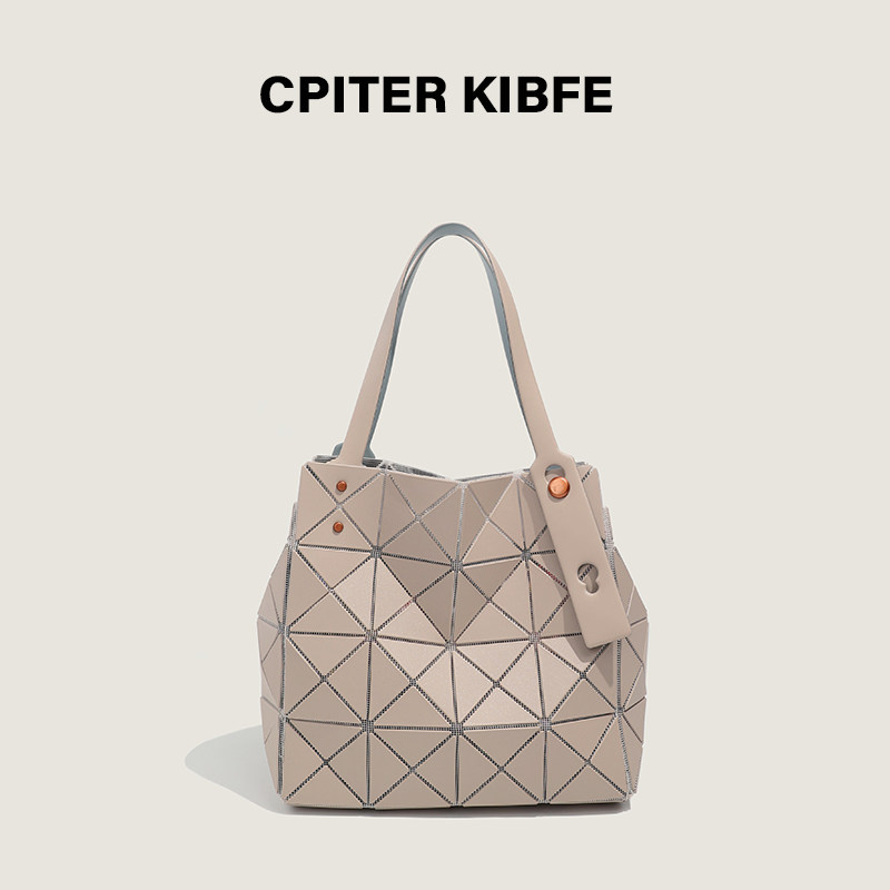 钻石小方盒新款几何菱格单肩包日本同款彩钉托特包三家磨砂钻石包,淘宝优惠券,粉丝福利购,淘宝优惠卷