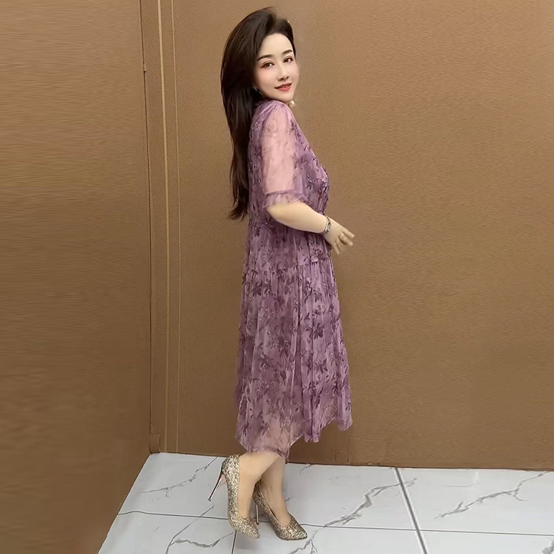2025夏季新款女士时尚洋气连衣裙大码显瘦妈妈装弹力雪纺碎花裙子,淘宝优惠券,粉丝福利购,淘宝优惠卷