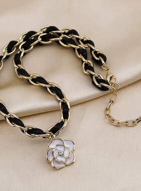 149轻奢高级感配饰项链女小众设计感锁骨链皮质项圈甜酷山茶花潮