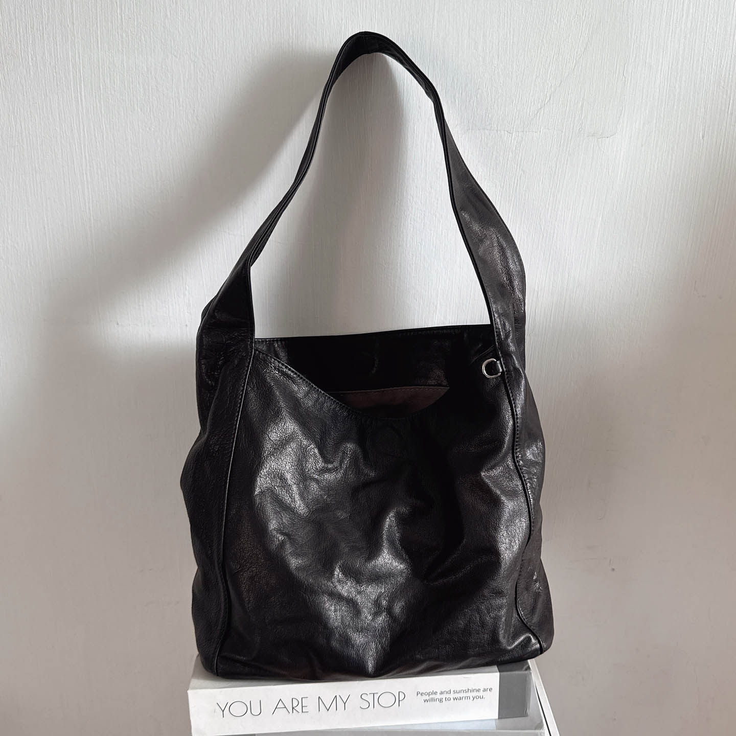 2025新款真皮女包~褶皱油蜡头层牛皮腋下托特包大容量时尚单肩包,淘宝优惠券,粉丝福利购,淘宝优惠卷