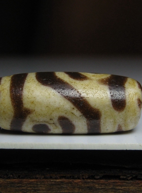 藏传老两眼料器天珠8-9mm