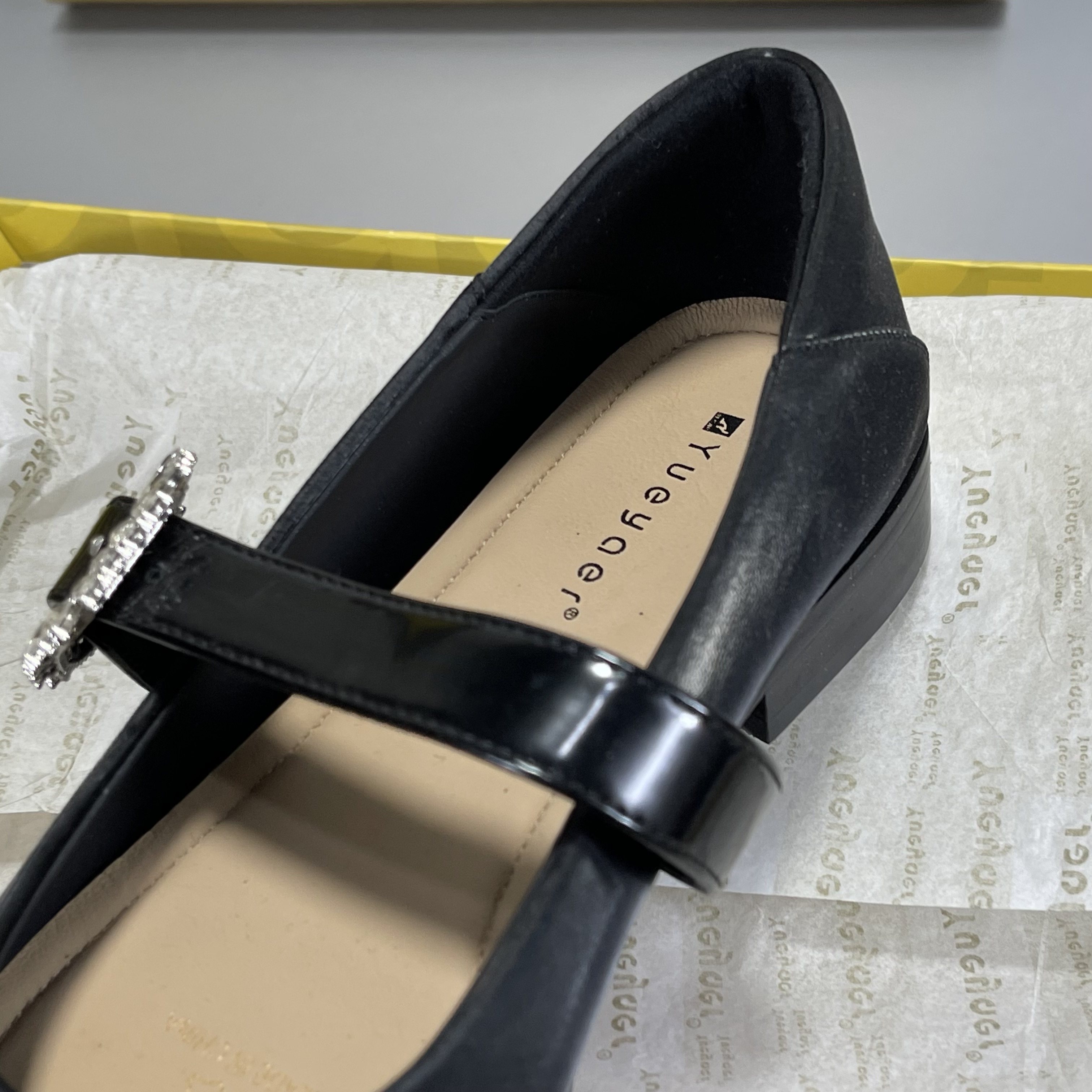 月芽儿撤柜断码真皮女鞋小香风玛丽珍鞋春浅口圆头一字扣平底单鞋,淘宝优惠券,粉丝福利购,淘宝优惠卷