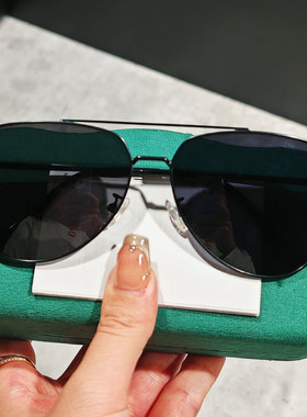 太阳眼镜男开车用飞行员钓鱼墨镜