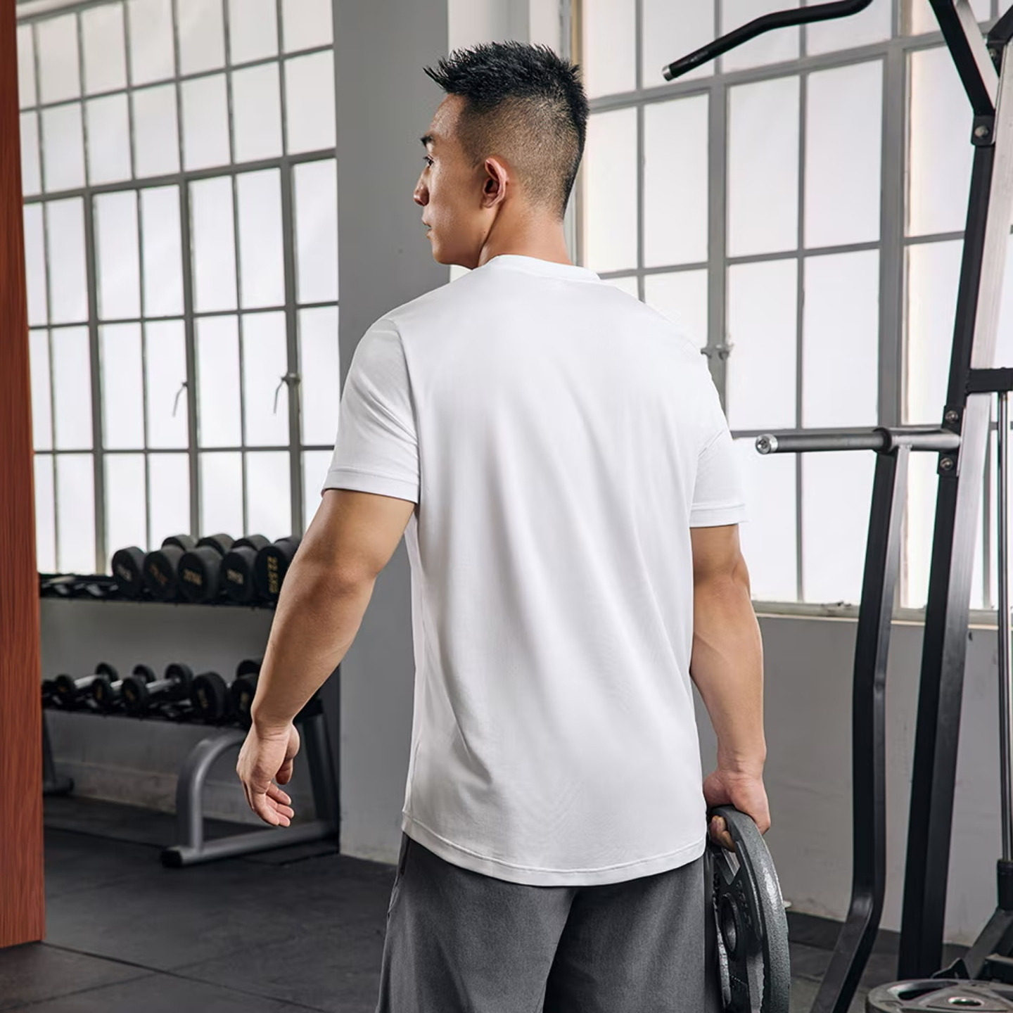 速干凉爽舒适运动健身上衣圆领短袖T恤男春夏新款adidas阿迪达斯