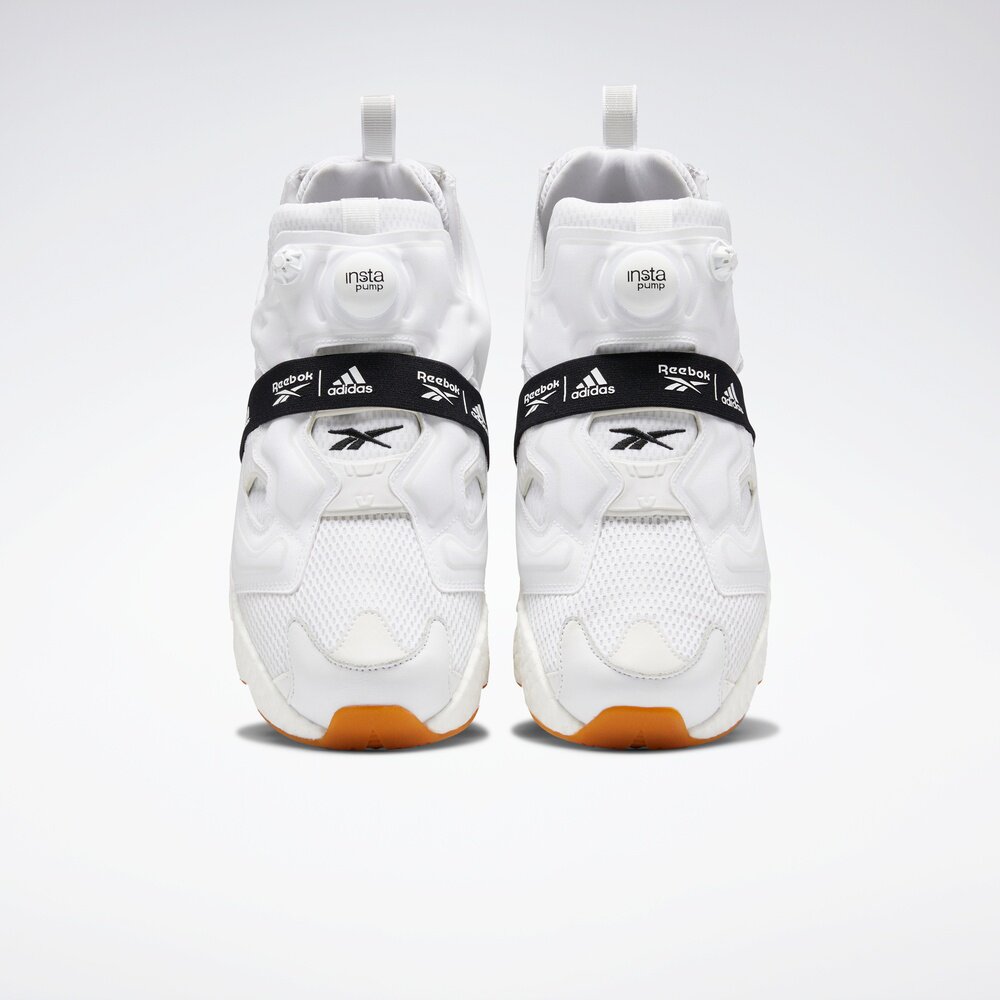  adidas跑步鞋