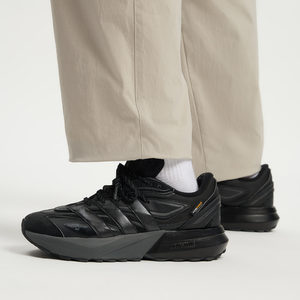 李现同款 LIGHTBLAZE ATR稳定缓震保暖跑步鞋男子adidas阿迪达斯