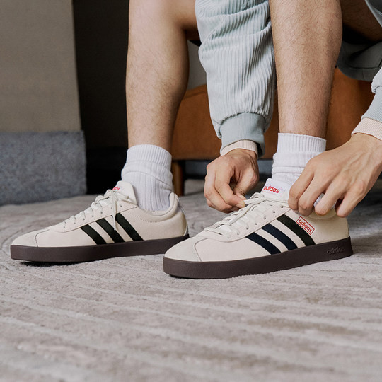 Adidas Zapatillas Adidas con puntera VLCOURT