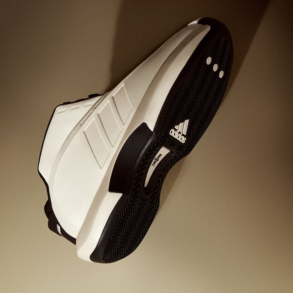  adidas板鞋/休闲鞋