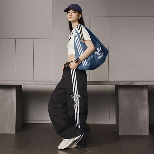 Cloud bag Adidas Clover women's sports shoulder bag