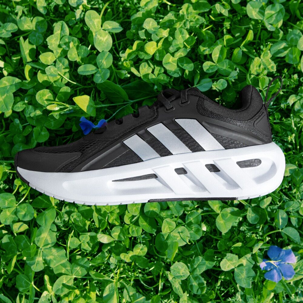  adidas跑步鞋