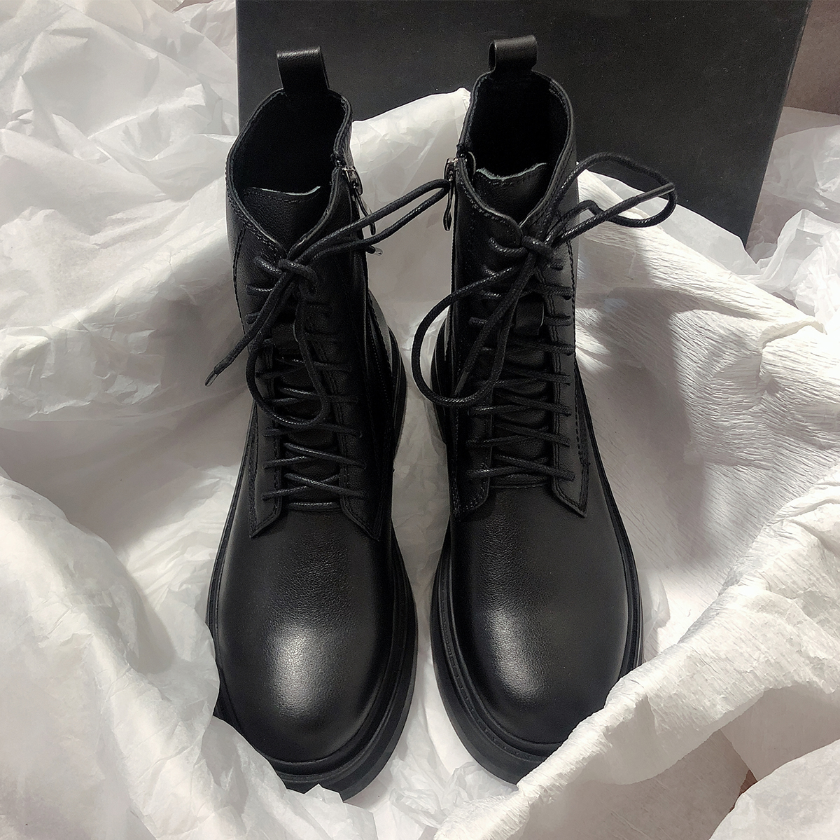 2025秋冬季新款真皮机车马丁靴粗跟圆头英伦风侧拉链骑士厚底短靴 - 图1