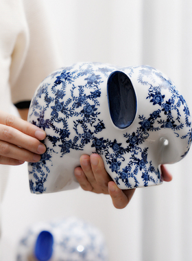 青花瓷吉祥大象高温陶瓷手工摆件