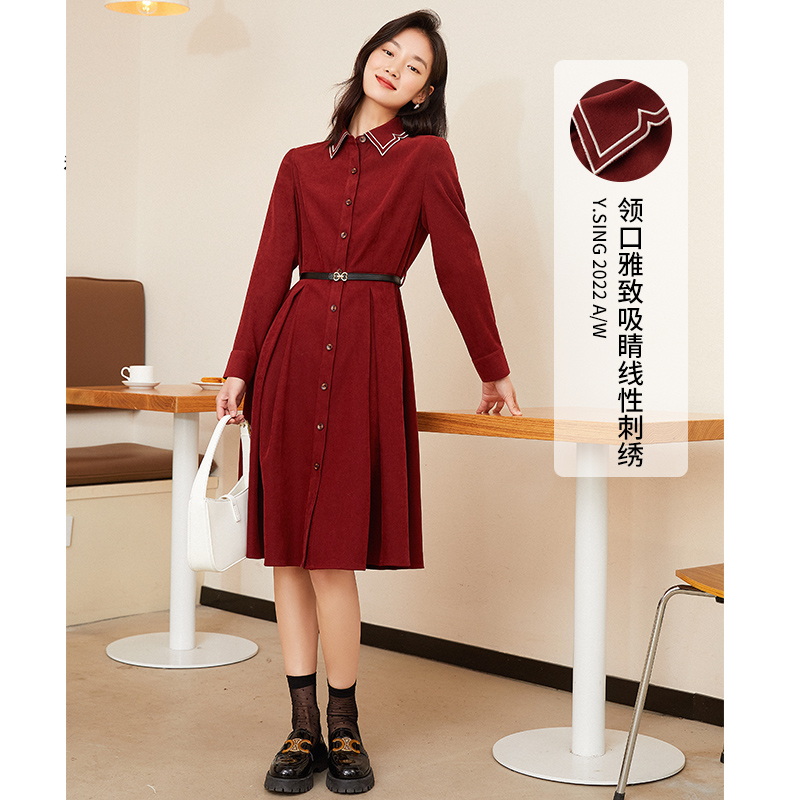 灯芯绒红色女2022年春装新款连衣裙 衣香丽影连衣裙