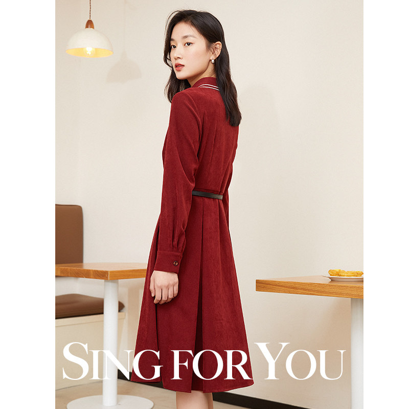 灯芯绒红色女2022年春装新款连衣裙 衣香丽影连衣裙